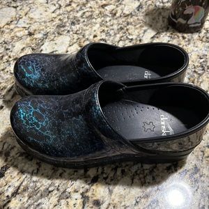Dansko size 38